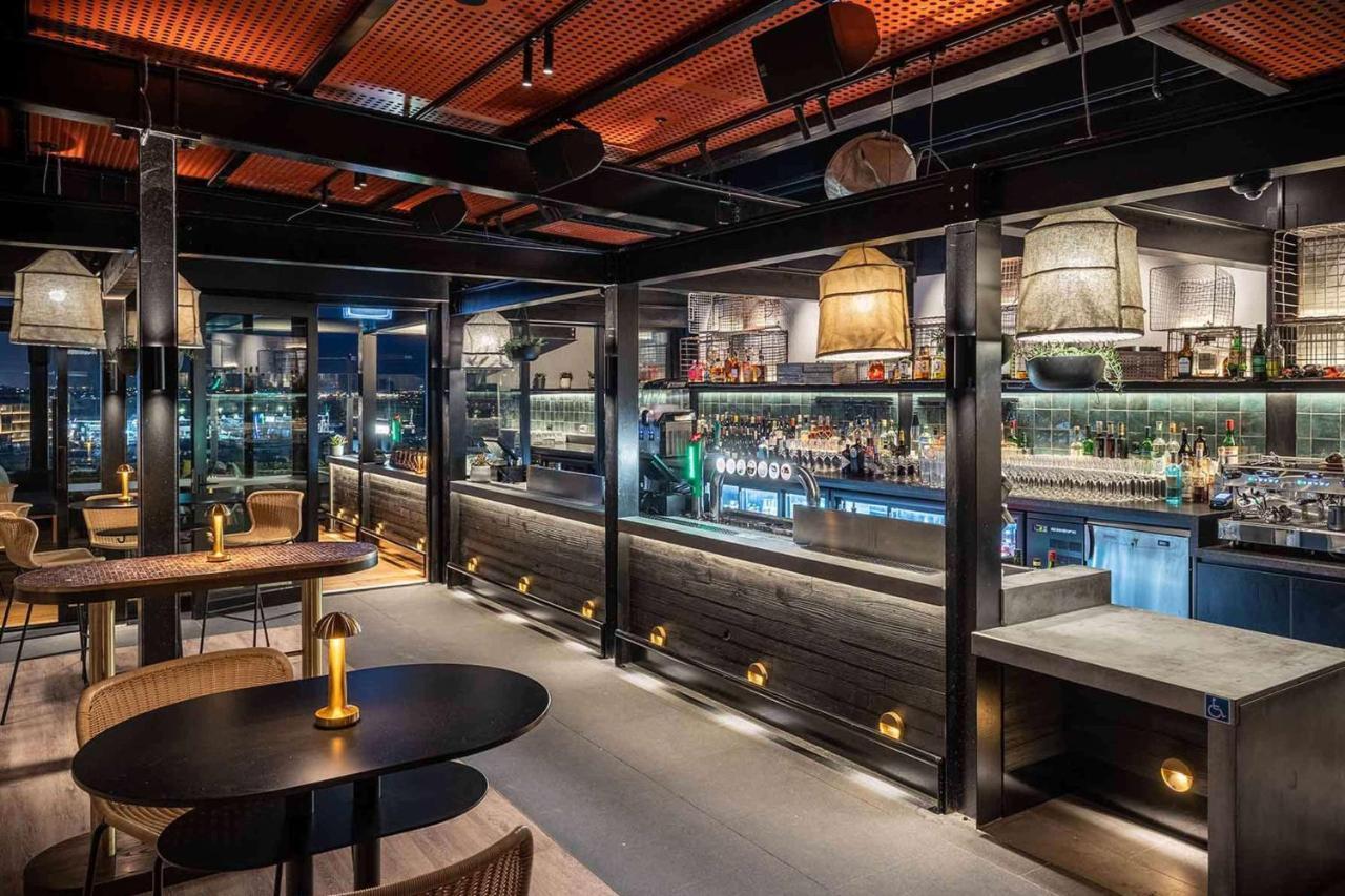 מלון Qt אוקלנד מראה חיצוני תמונה The bar at the 101 bar